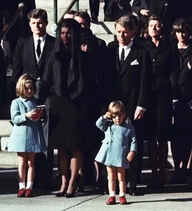 美国总统肯尼迪妻子图片,肯尼迪夫人杰奎琳嫁给船王