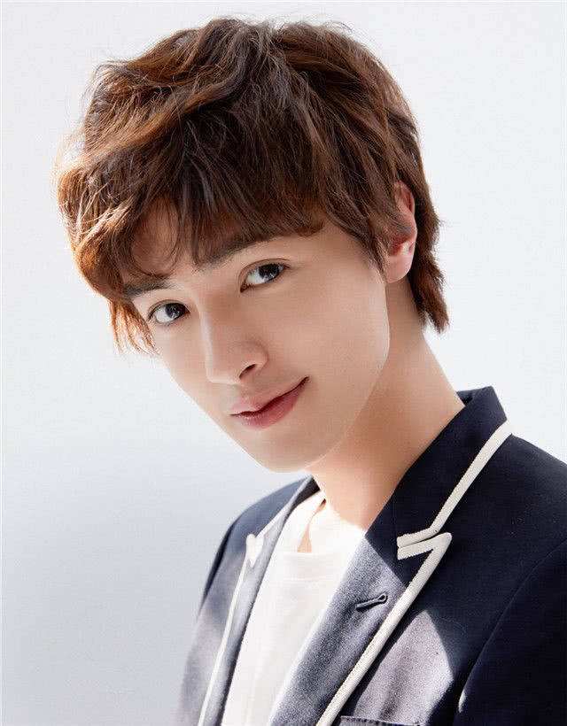 颜值最糟心的9个90后男星,90后最帅的前5位男明星