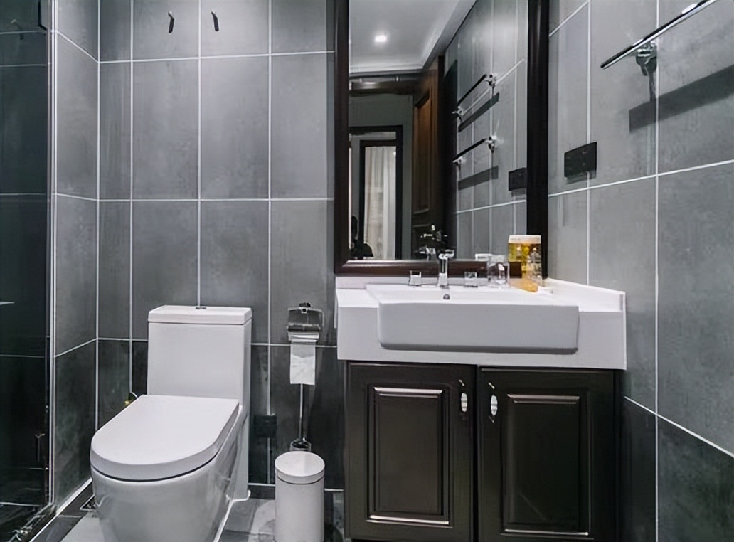 卫生间装修灯光布局,装修卫生间布局图片