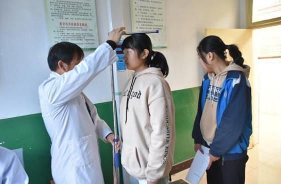 十二岁女孩吃什么让身高长高,10岁女孩身高132吃什么促进长高