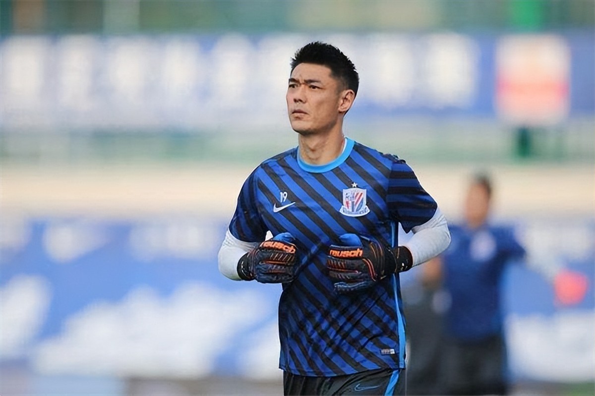 广州恒大门将曾诚年薪多少,广州恒大门将曾诚