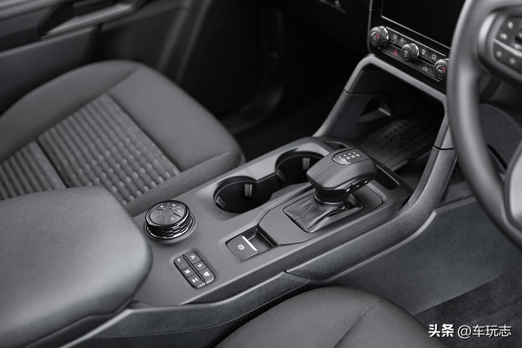 everest福特撼路者2023尺寸,福特全新撼路者海外试驾