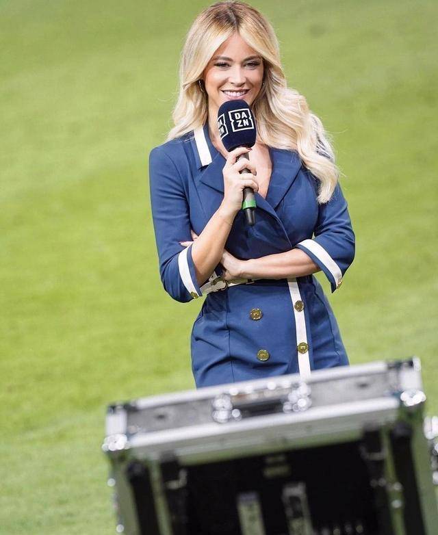 巴萨加油现场原声,巴萨2:8拜仁在诺坎普