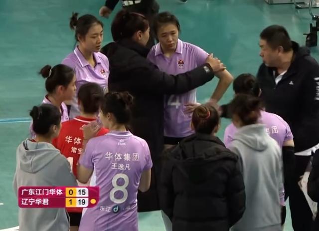 广东女排主帅骂哭队员！不是拦不到是身高吃亏，奇葩布阵引吐槽