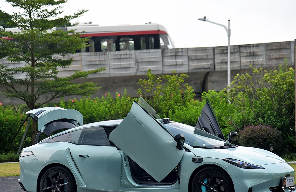 昊铂gt七翼版710超充版自由灰,使尽全力