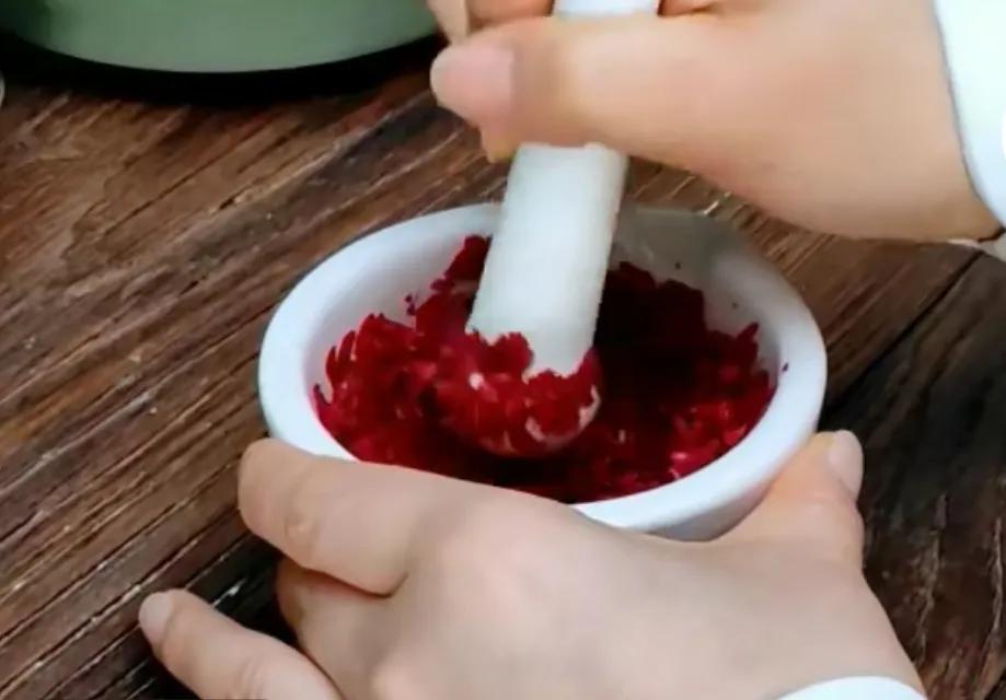 口红的制作方法简单又漂亮,口红的制作方法和全过程