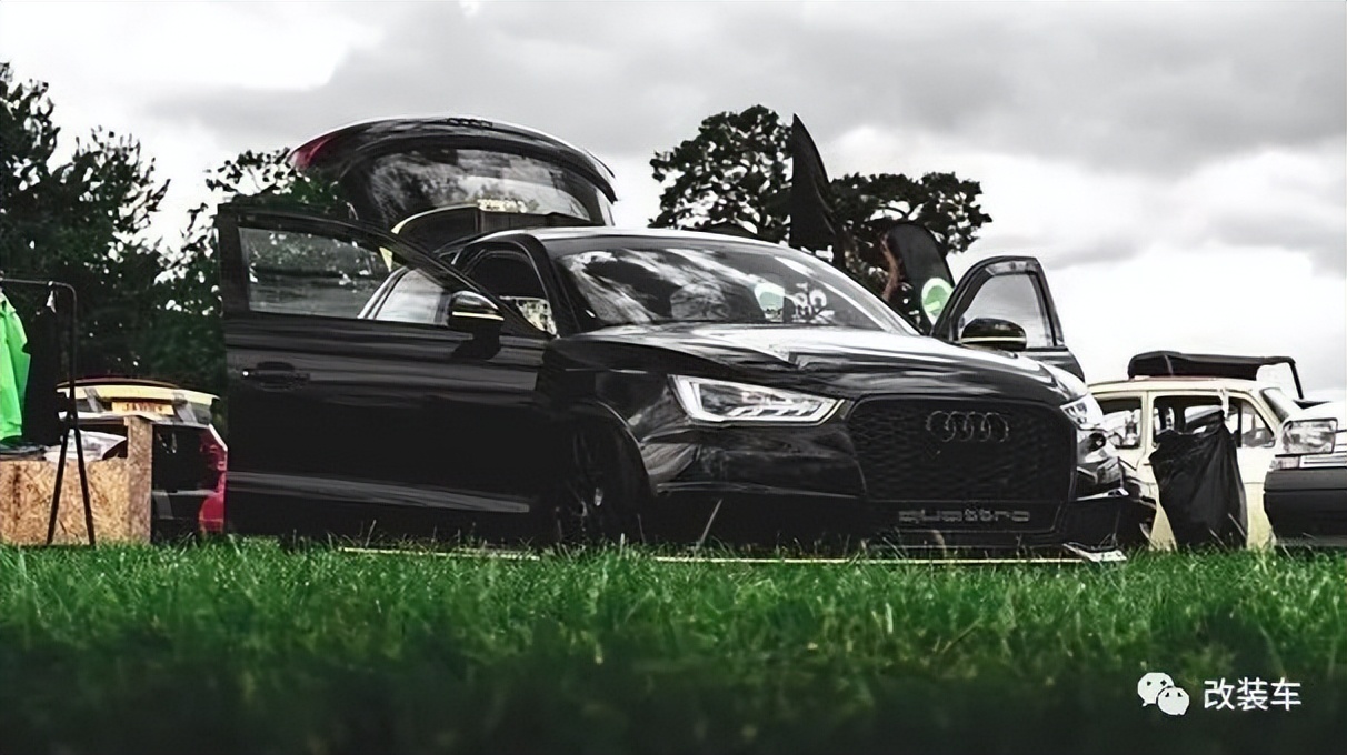 奔驰c级小姐姐改装,奔驰威霆改装小姐姐