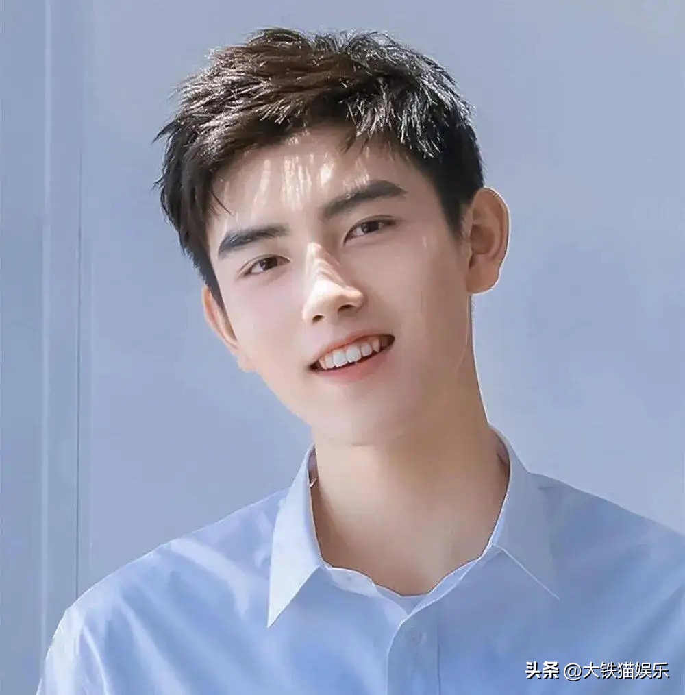 嘴巴不好看的男生可以整好看吗,嘴巴不太好看的男明星