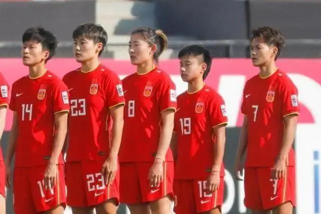 “头球建功的女足19号张琳艳,居然就是经常翘课的那位同学!”