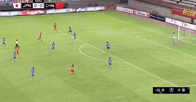 中国女足被日本队压着打!8号为何总把球踢出界?王炸首发也不灵