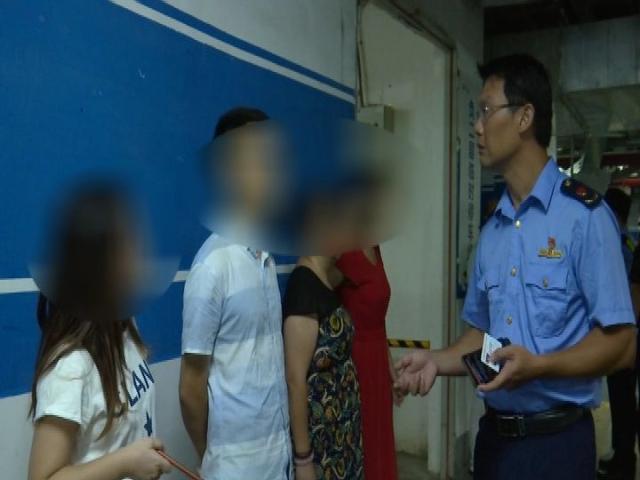 警方抓获传销分子,警方夜袭传销窝点抓获涉案人员