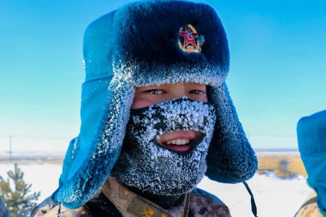 向日夜坚守边关的人民子弟兵致敬,春节向坚守岗位的人民子弟兵致敬