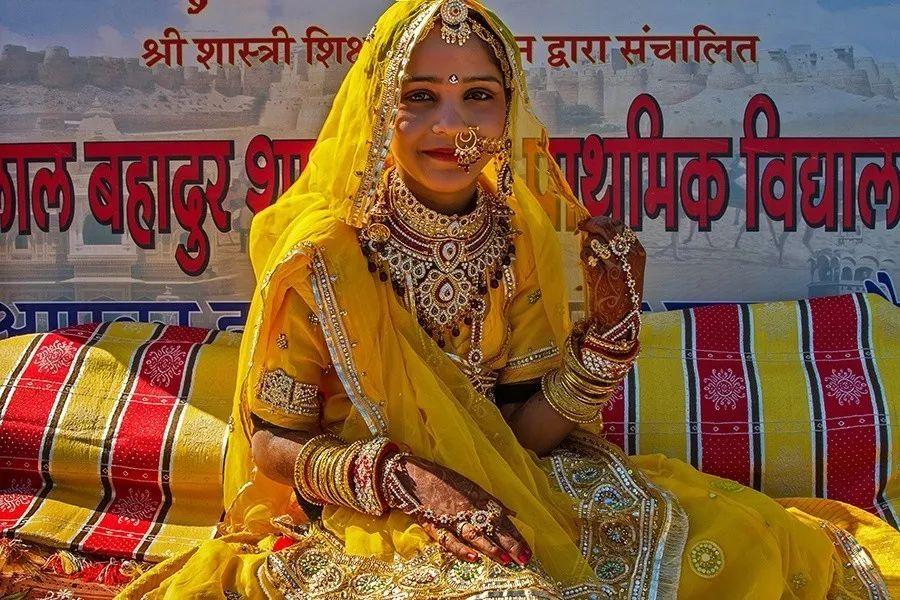 印度人为什么喜欢穿金戴银,印度人为什么要戴黄金首饰