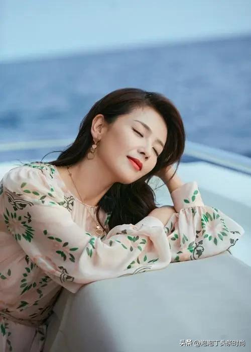 女明星妆后对比照,女明星妆前后效果对照表