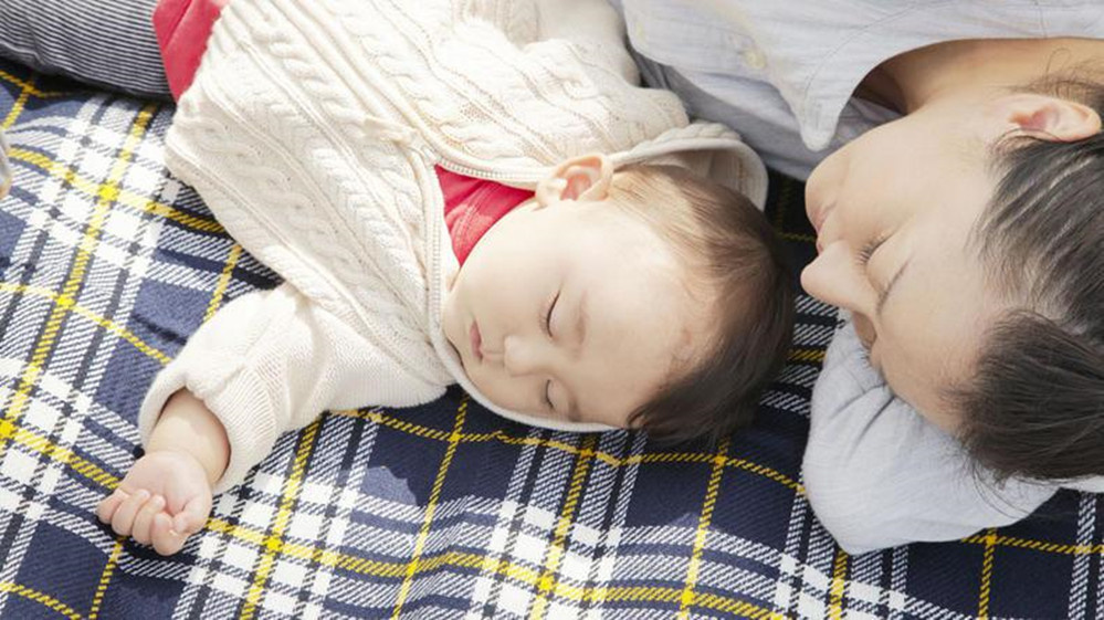 宝宝哄睡小技巧解决宝宝入睡困难,宝宝很难入睡睡前教你一招