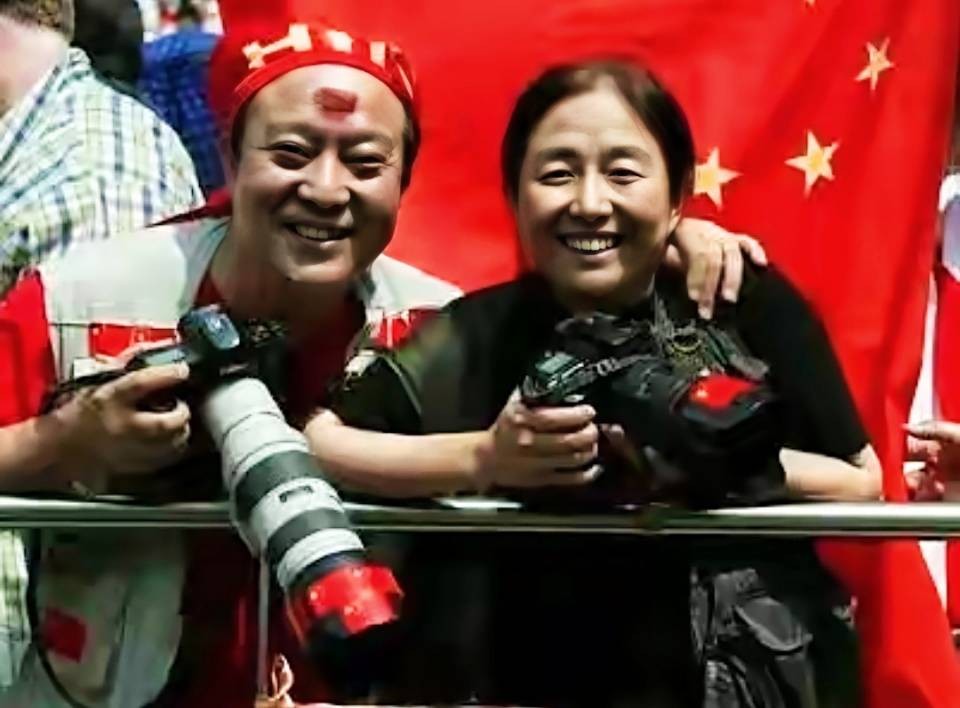 牛群和冯巩晚年见面,牛群辞官