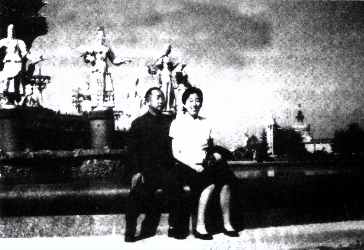 69年毛主席特邀彭绍辉来*安门天**城楼，深情感慨：你是我的真老乡