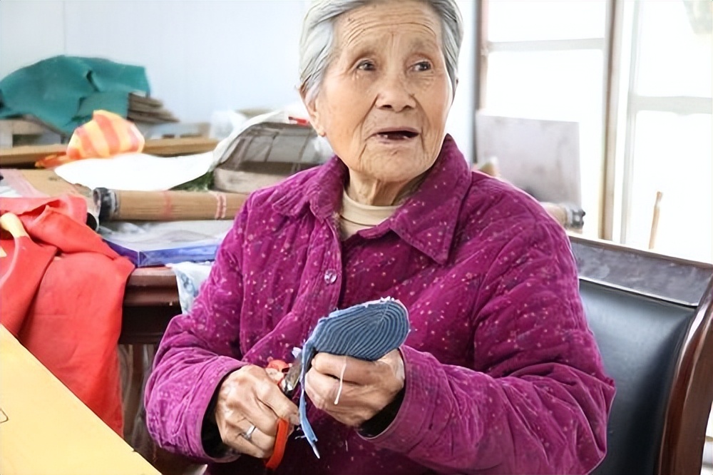 无德老人霸占房子,无德老人霸占子女房产