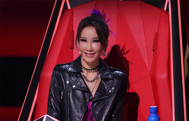 好声音停播!才知刘欢宁可违约的正直背后，是那英连任七季的贪婪