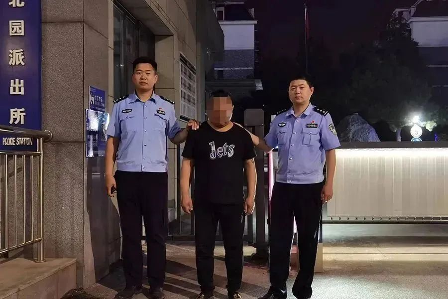 帮人办卡案例,帮人办卡有什么风险