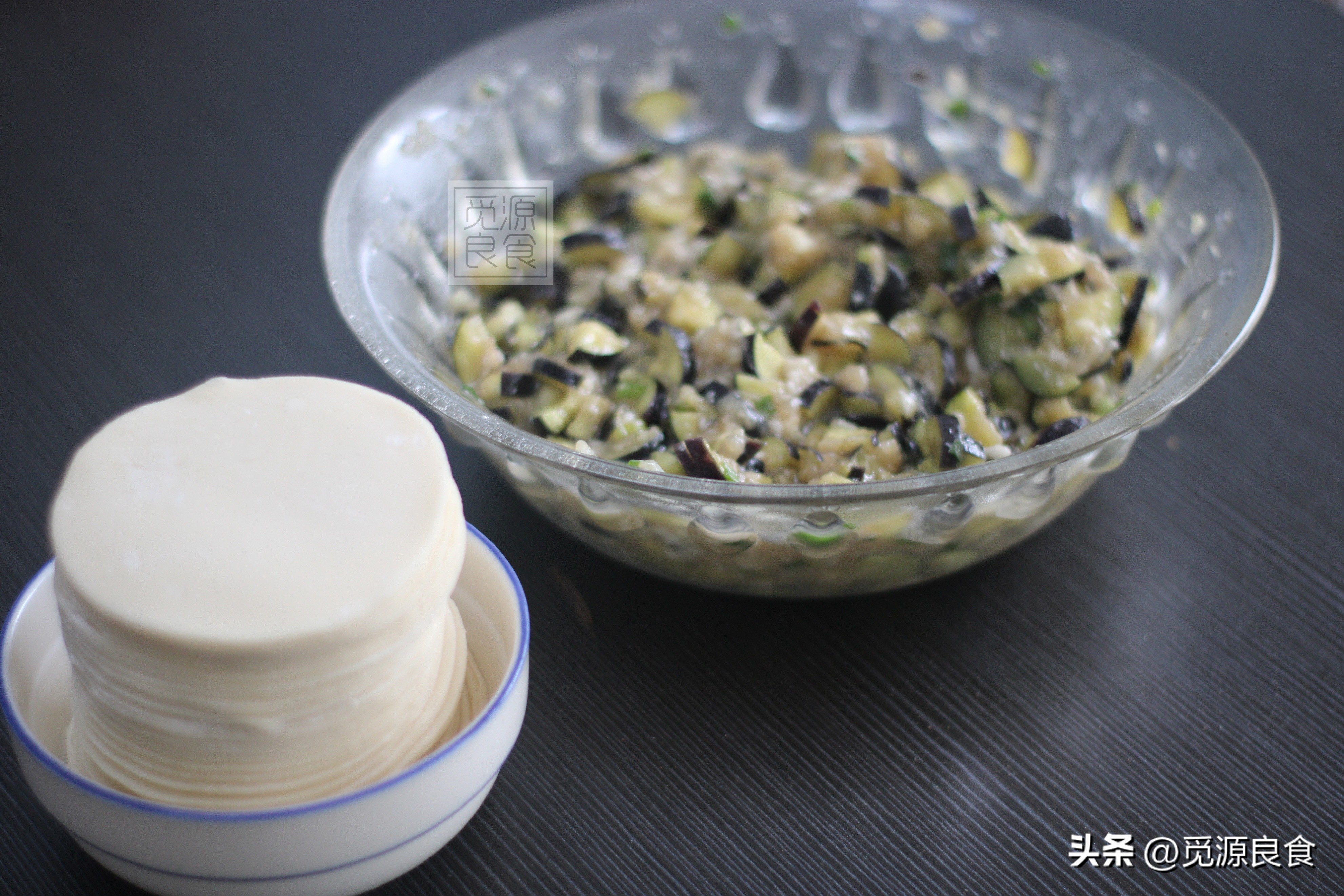 茄子韭菜鸡蛋饺子素馅的正宗做法,茄子丝瓜韭菜鸡蛋馅饺子