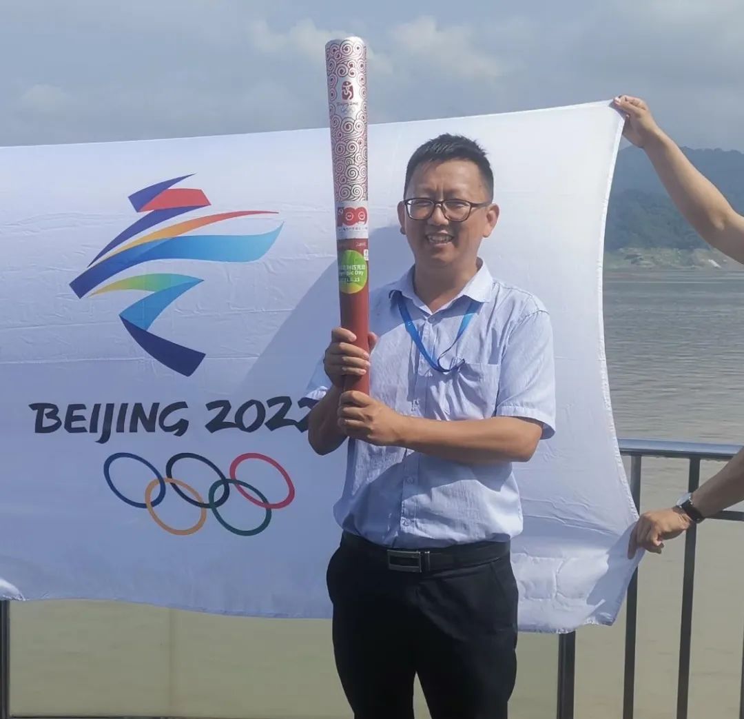 到什么地方去看三峡大坝,哪里看三峡大坝又近又好