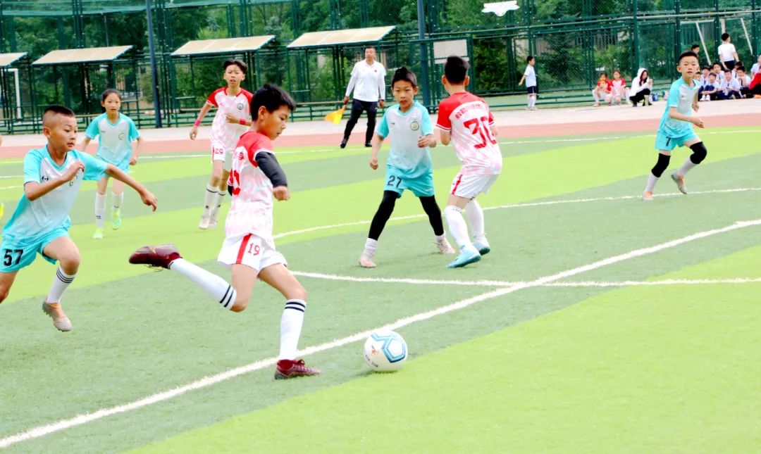 激情燃烧梦想飞扬——敕勒川绿地小学第三届“校长杯”校园足球赛暨2023年校园足球班级联赛开幕啦