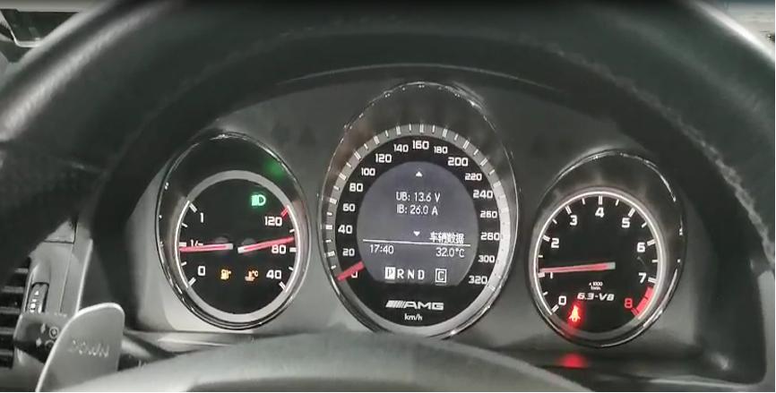 奔驰c63发电机输出端存在故障,奔驰c63amg