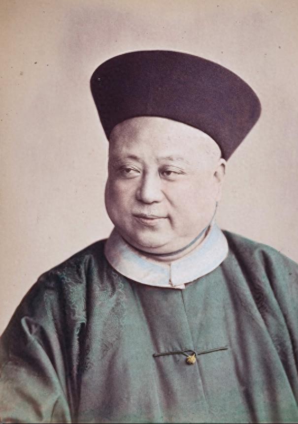 变态的纳粹德国，*光脱**犹太人女人衣服，集体*杀屠**!,2