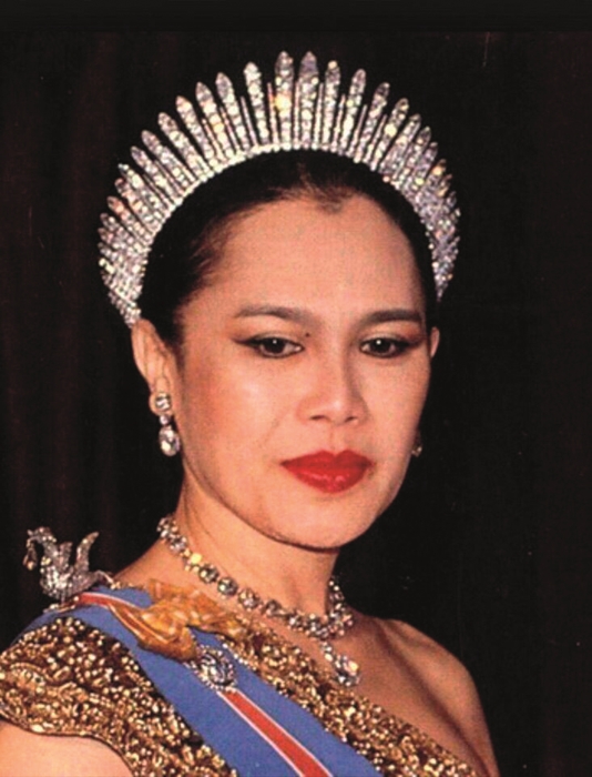 泰国王后诗丽吉钻石王冠,泰国国王皇冠