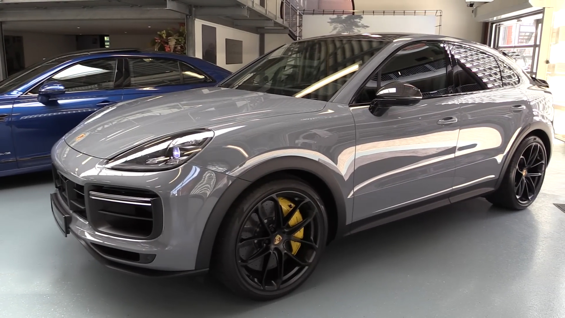 保时捷卡宴2023款落地价,2024款长轴保时捷卡宴最新消息