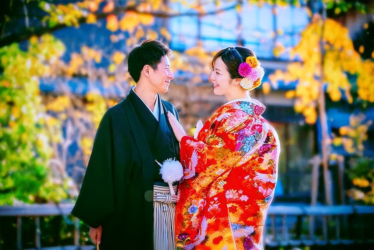 日本女高中生为何大量沉沦风俗行业，畸形的自由为日本带来了什么