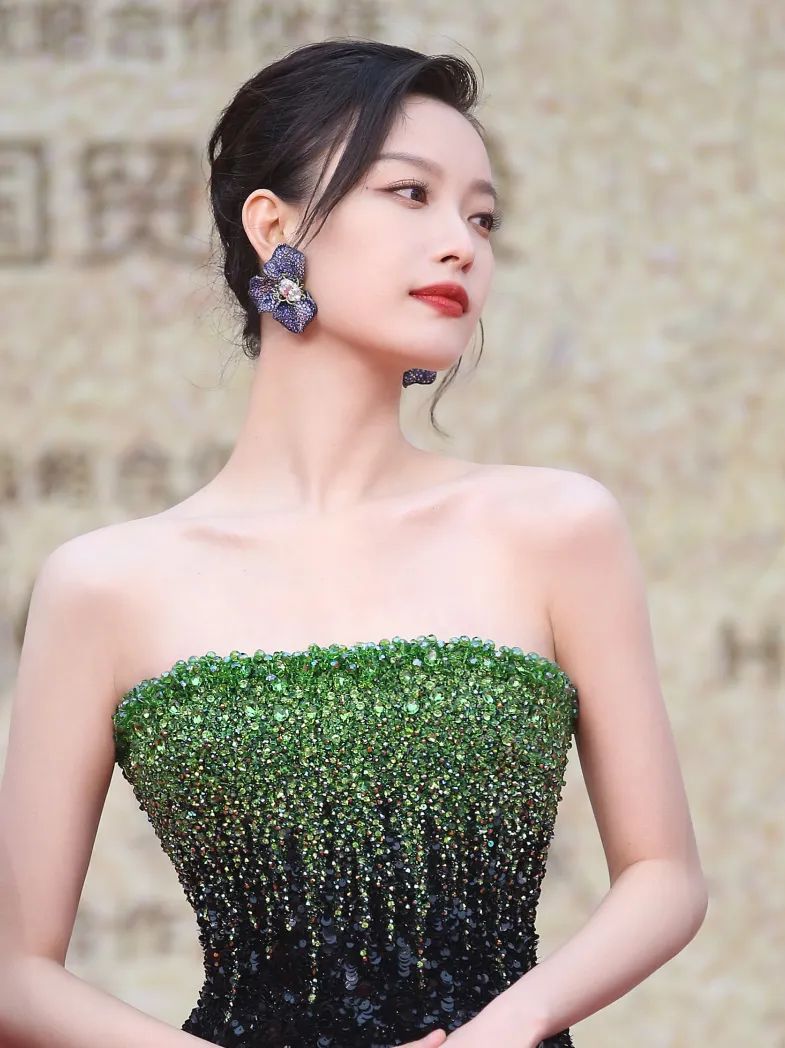 1条颈纹=显老10岁，可怕的颈纹还有救吗？