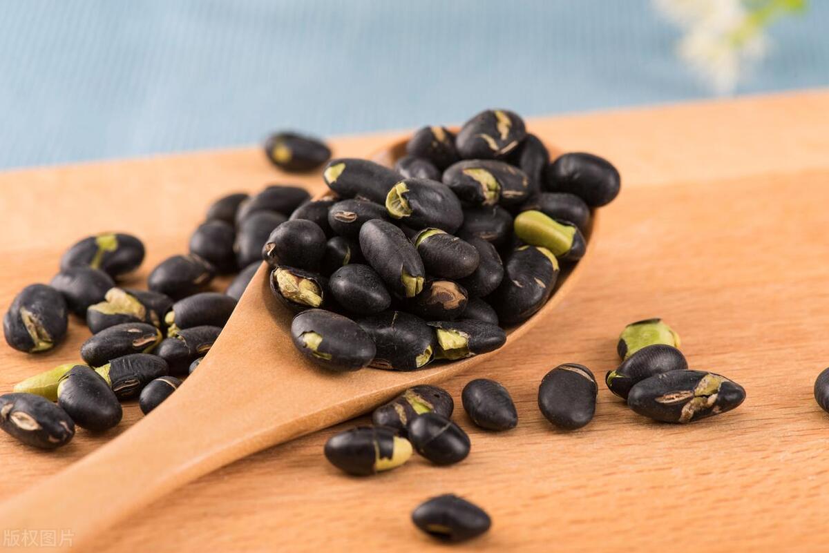 类风湿关节炎患者不知怎么吃?这四种食物不妨试一试多吃