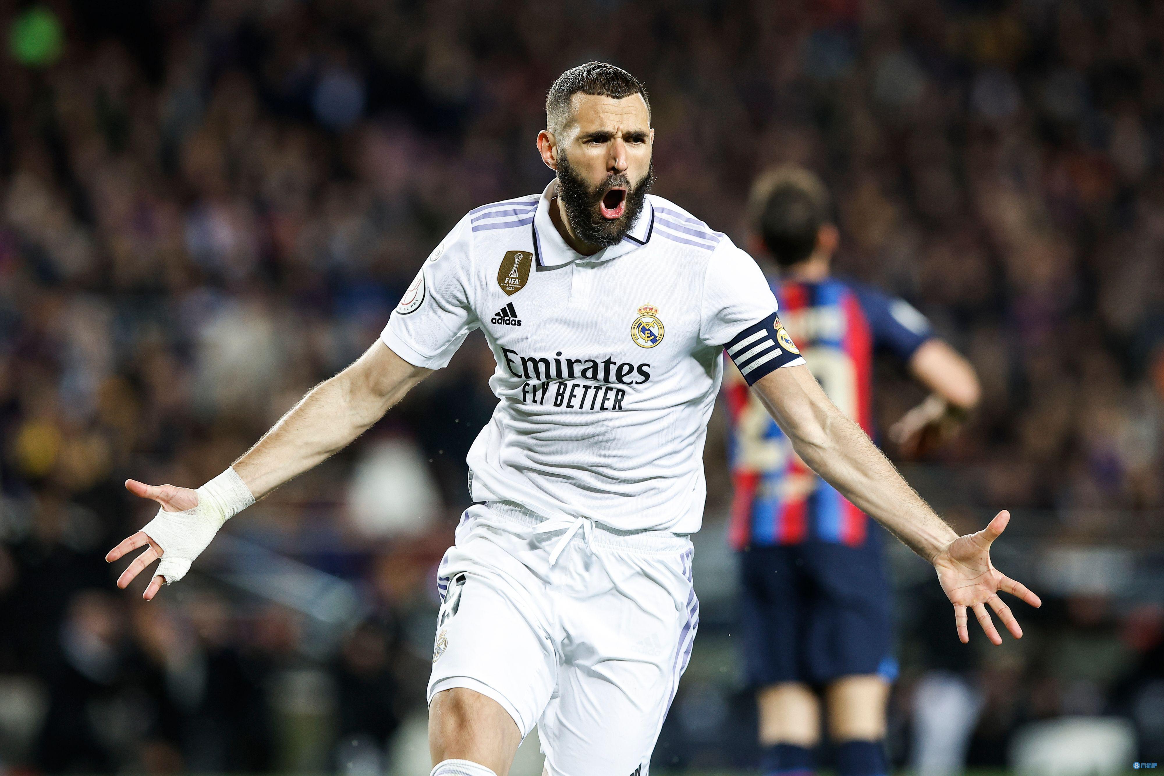 前锋的交织绝妙舞蹈:创造神奇进攻的搭配乐章