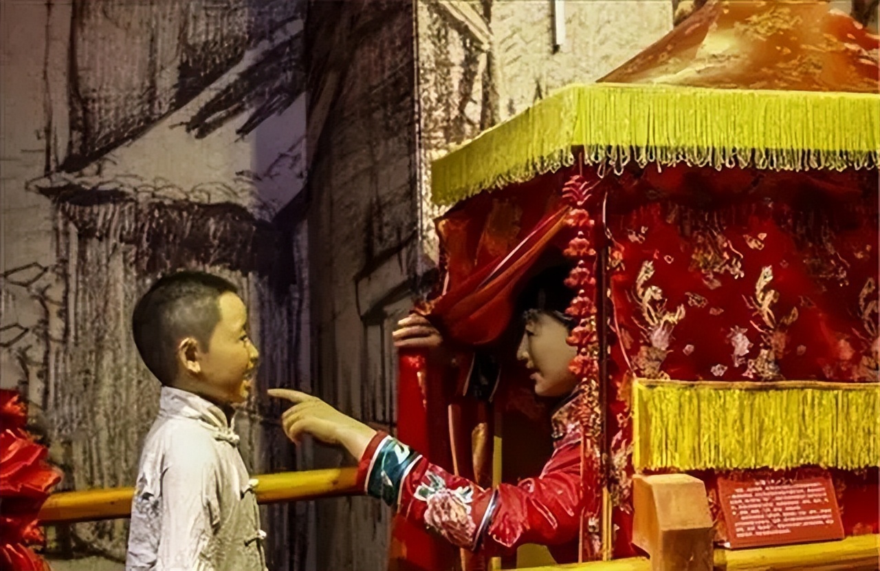 19岁小伙带29岁女子隐居50年,19岁男子与29岁女子上山隐居