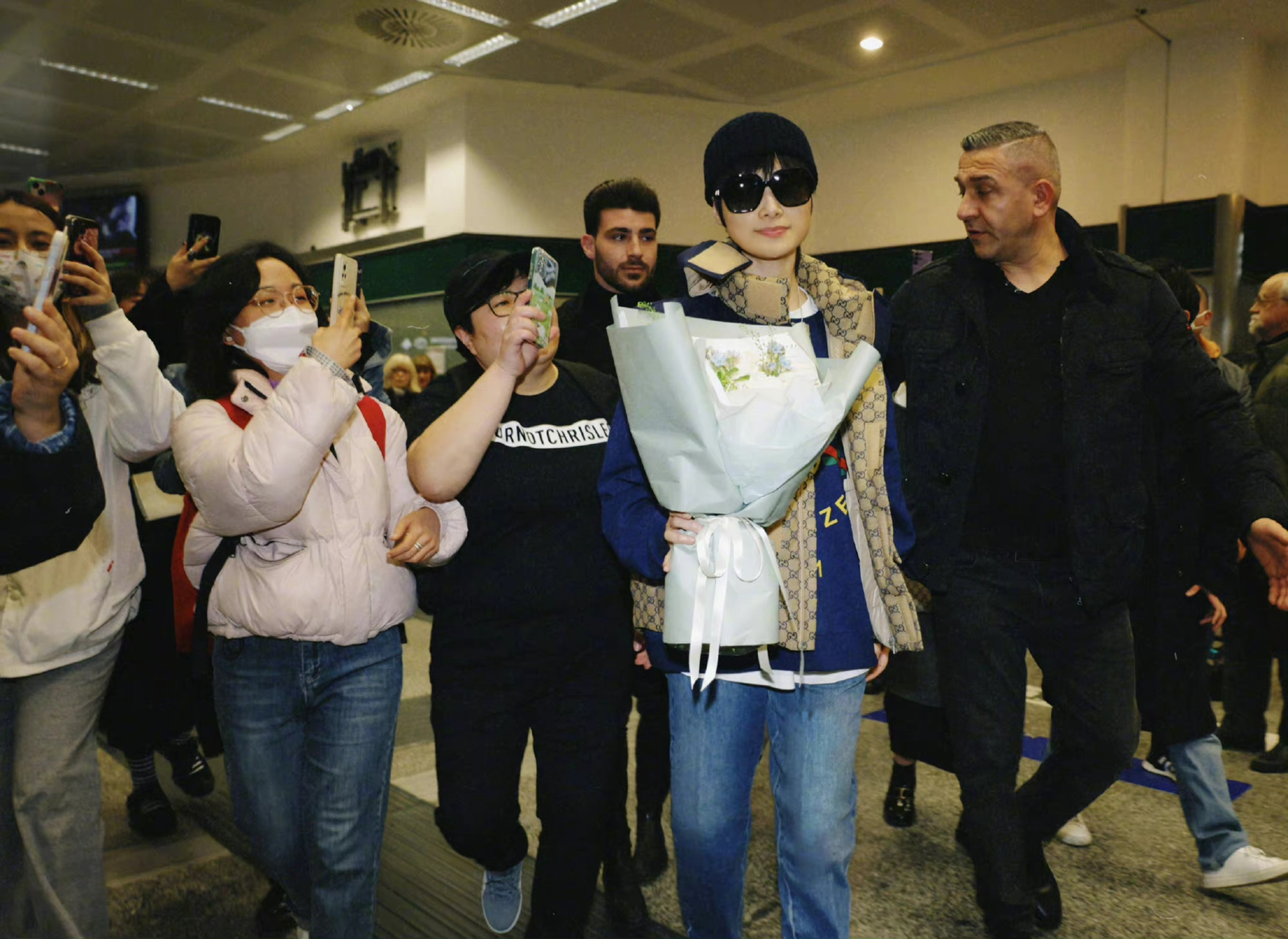 2021gucci古驰时装秀李宇春,赵露思李宇春陈哲远上海古驰活动