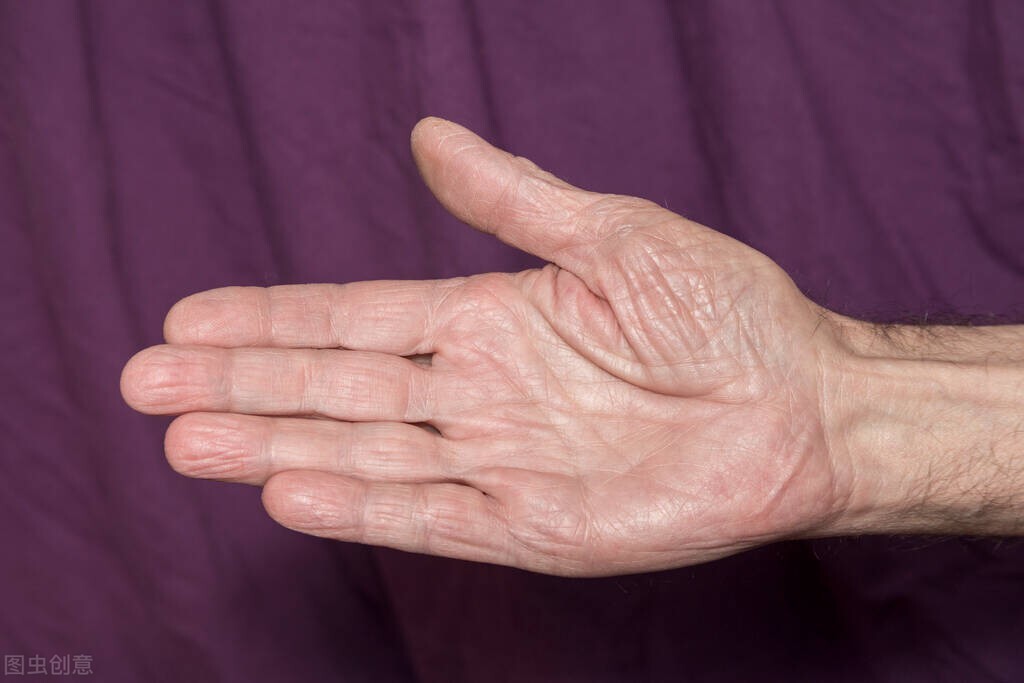 引起女性气血两亏的原因有哪些,中年女人气血和睡眠不好要吃什么