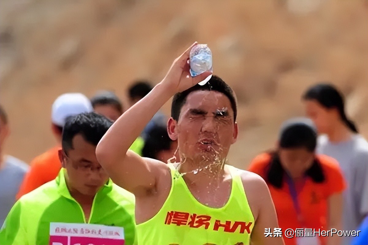 夏季跑步十大法则,夏日夜跑的苦与乐