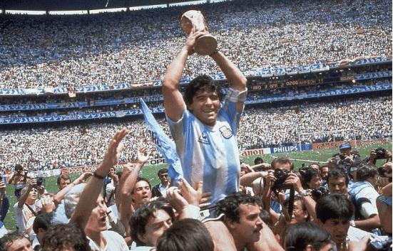 球王马拉多纳历任女友,球王马拉多纳的一生