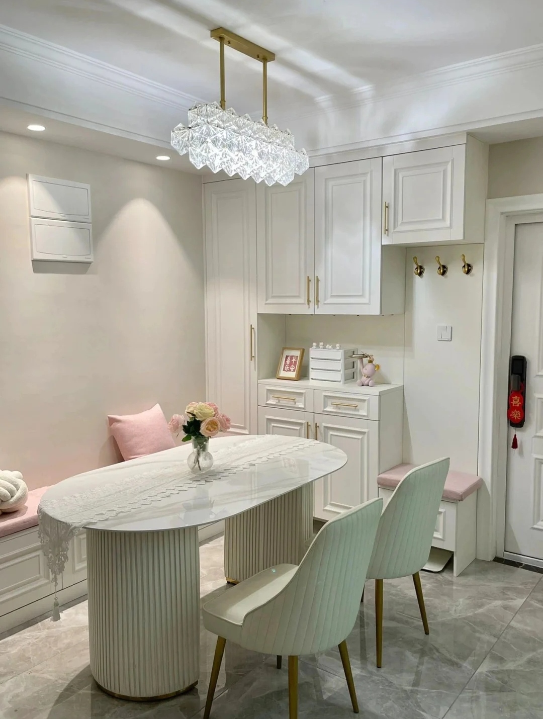 陕西夫妇晒出自家144㎡新房走红：不豪华，却是很多家庭的榜样