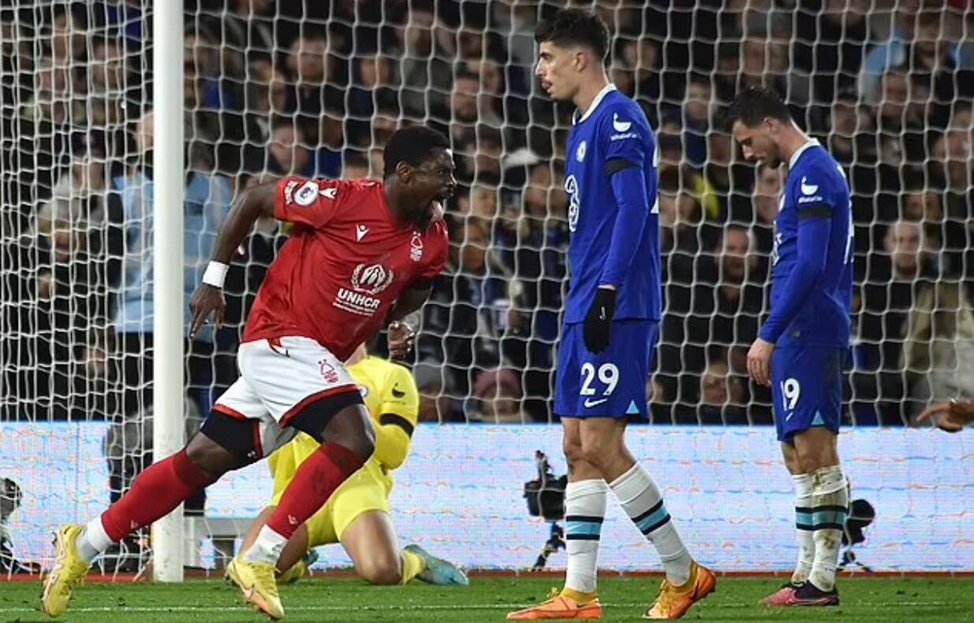 英超切尔西2-0托特纳姆热刺集锦,英超第16轮伯恩利0-1负于西汉姆联