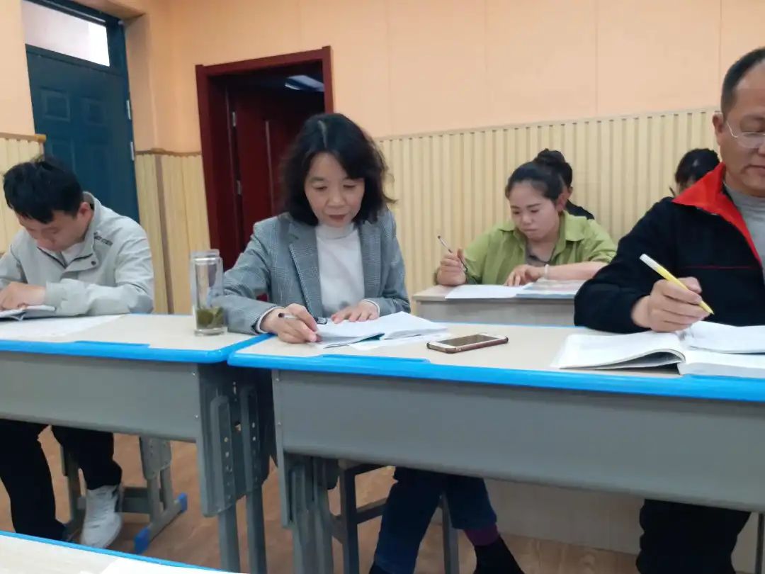 异彩纷呈共争妍——*安泰**英雄山双语学校语文学科组教研活动