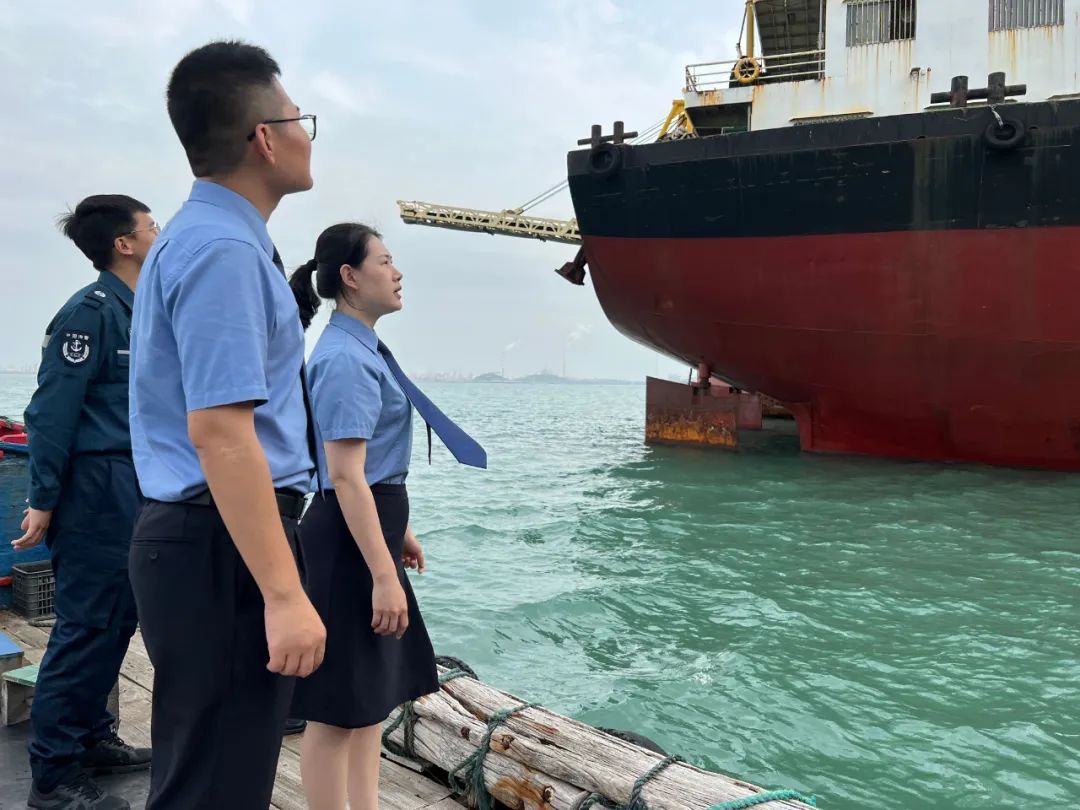 中国海警局打击海上非法采砂活动,海警查获特大非法采砂案判刑结果