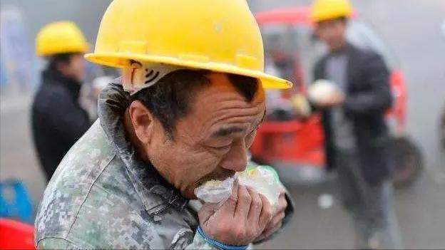 农民停工令最新政策,面对停工令农民工的生存谁来保障