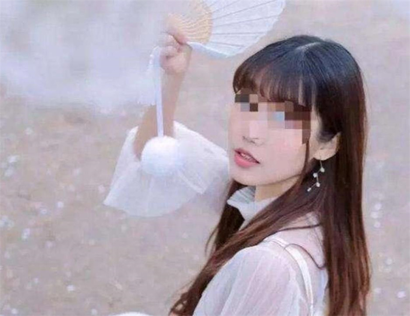 22岁北大女学生自杀背后:男友为情趣喊她“妈妈”,拍裸照作惩罚