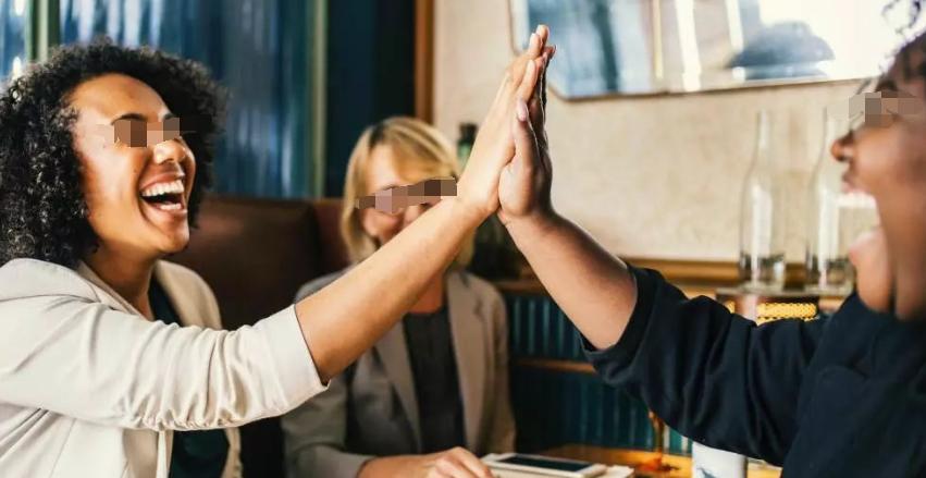 南京女老板被男司机下*情催**药,药效过强,使其当众出丑酿成悲剧