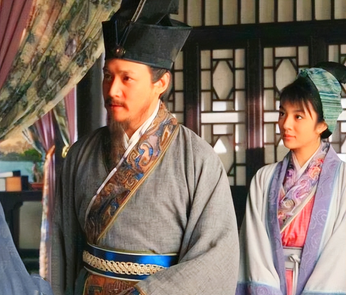 苏轼夸诸葛亮,苏轼早年和晚年对诸葛亮的评价