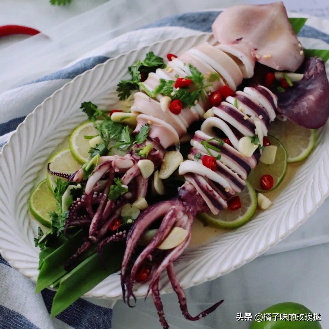 酸辣白菜炒河虾家常做法,酸辣花菜鱿鱼的正宗做法