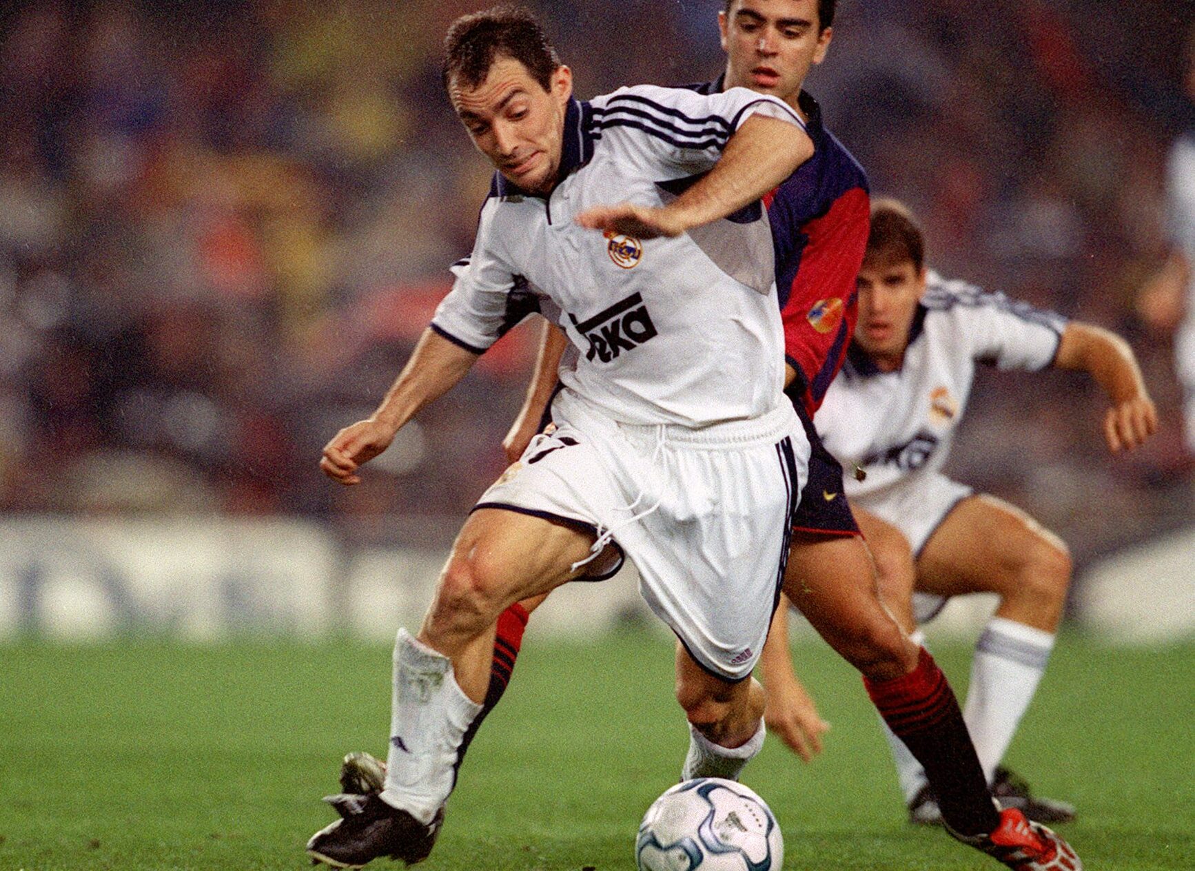 前西班牙国脚加盟埃瓦尔,穆尼蒂斯西班牙